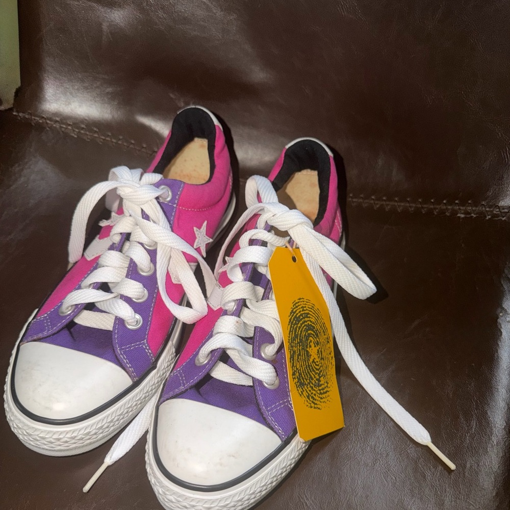 (NWT) 2000s Chuck-Taylor All Star Pink & Purple Converse